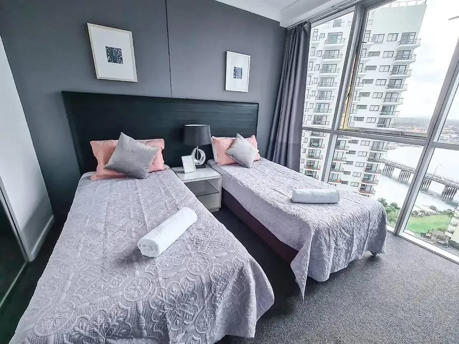 Chevron Renaissance 2Br W/ Lovely Views 골드코스트 0*,